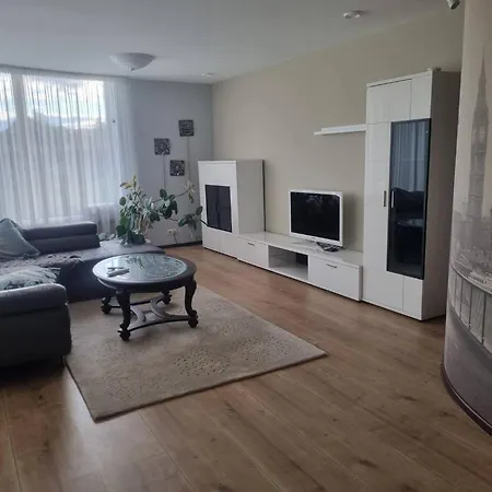 Semesterbostad Serene 4-bedroom House In Historic Rga