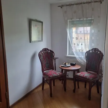 Semesterbostad Serene 4-bedroom House In Historic Rga Riga