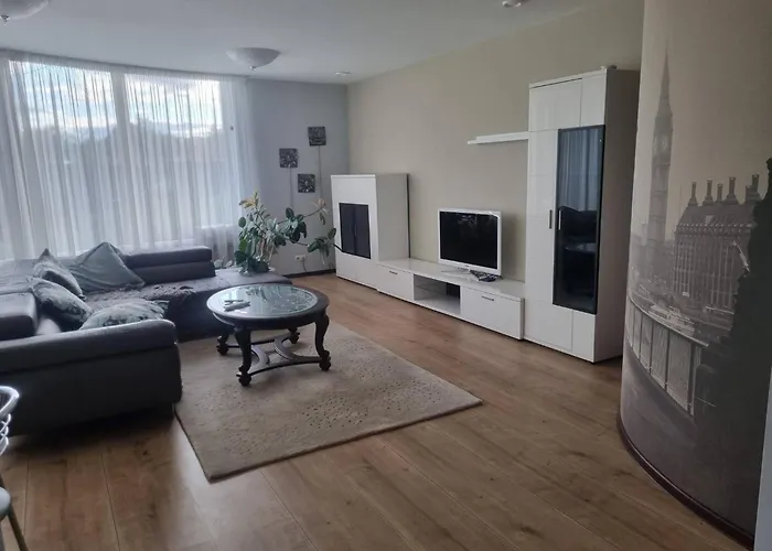 Semesterbostad Serene 4-bedroom House In Historic Rga