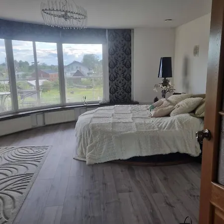 Nyaraló Serene 4-bedroom House In Historic Rga